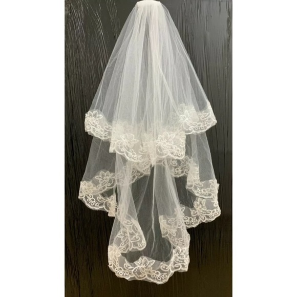 NEW Bridal Classic White Lace embroidered Veil main image 5